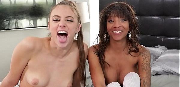  Gia Derza and September Reign Have Lesbian Sex